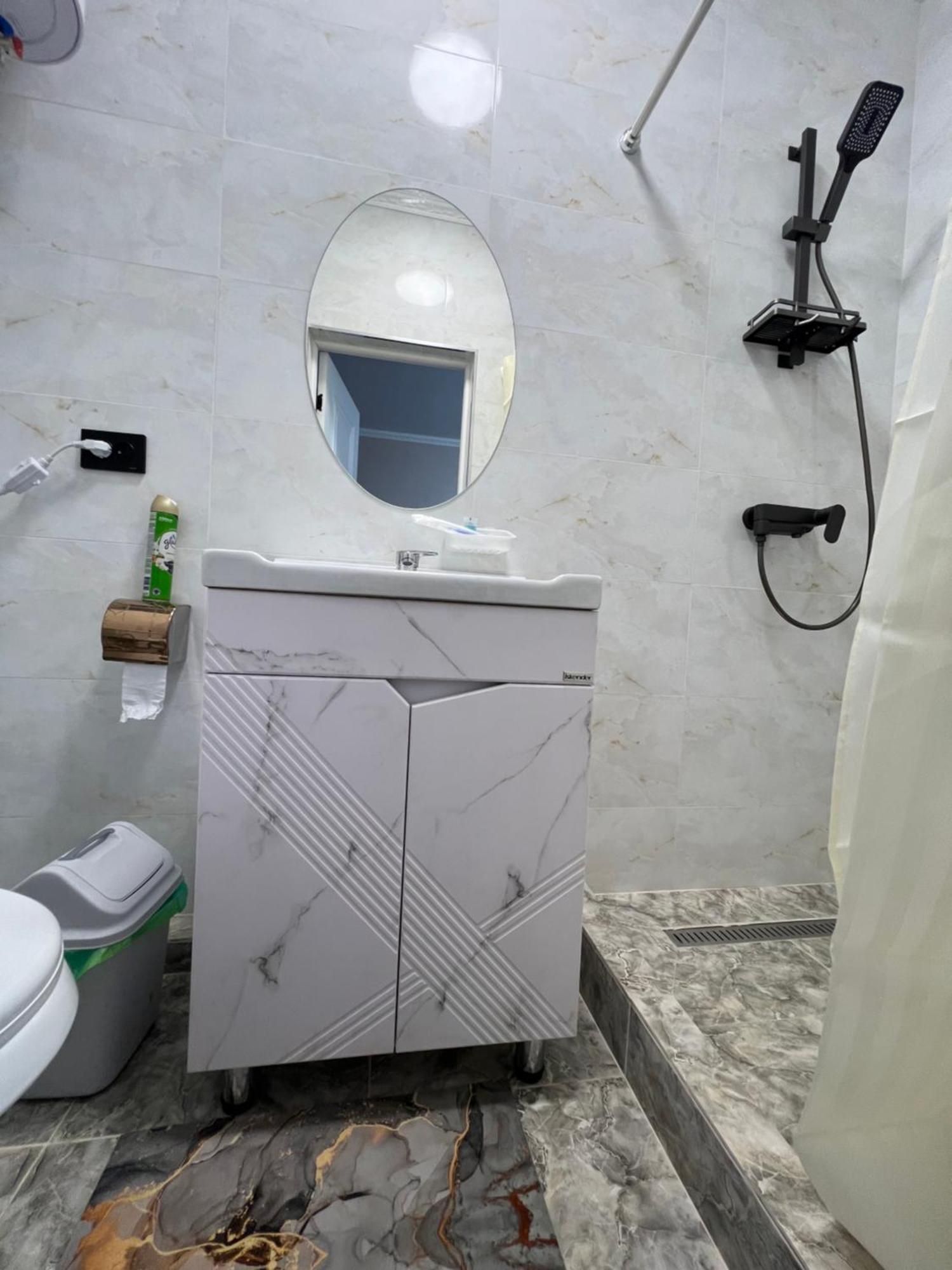 Maral Guesthouse Karakol Ngoại thất bức ảnh