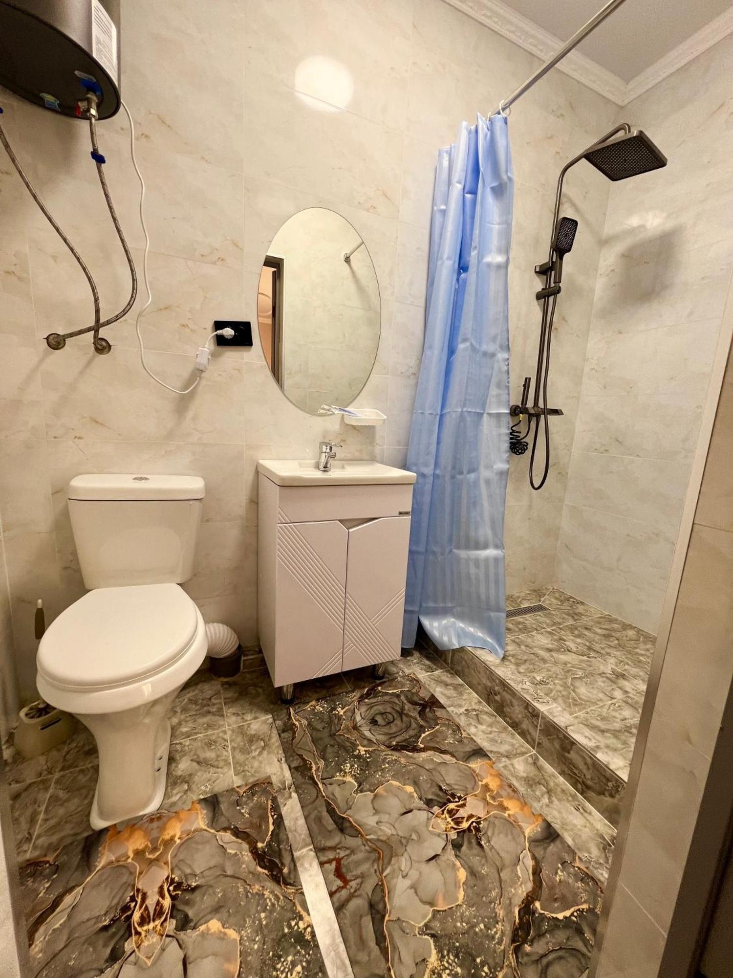 Maral Guesthouse Karakol Ngoại thất bức ảnh